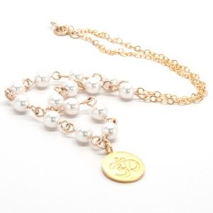 รm gold pearl necklace